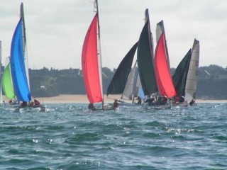  Descubre la navegación en catamarán